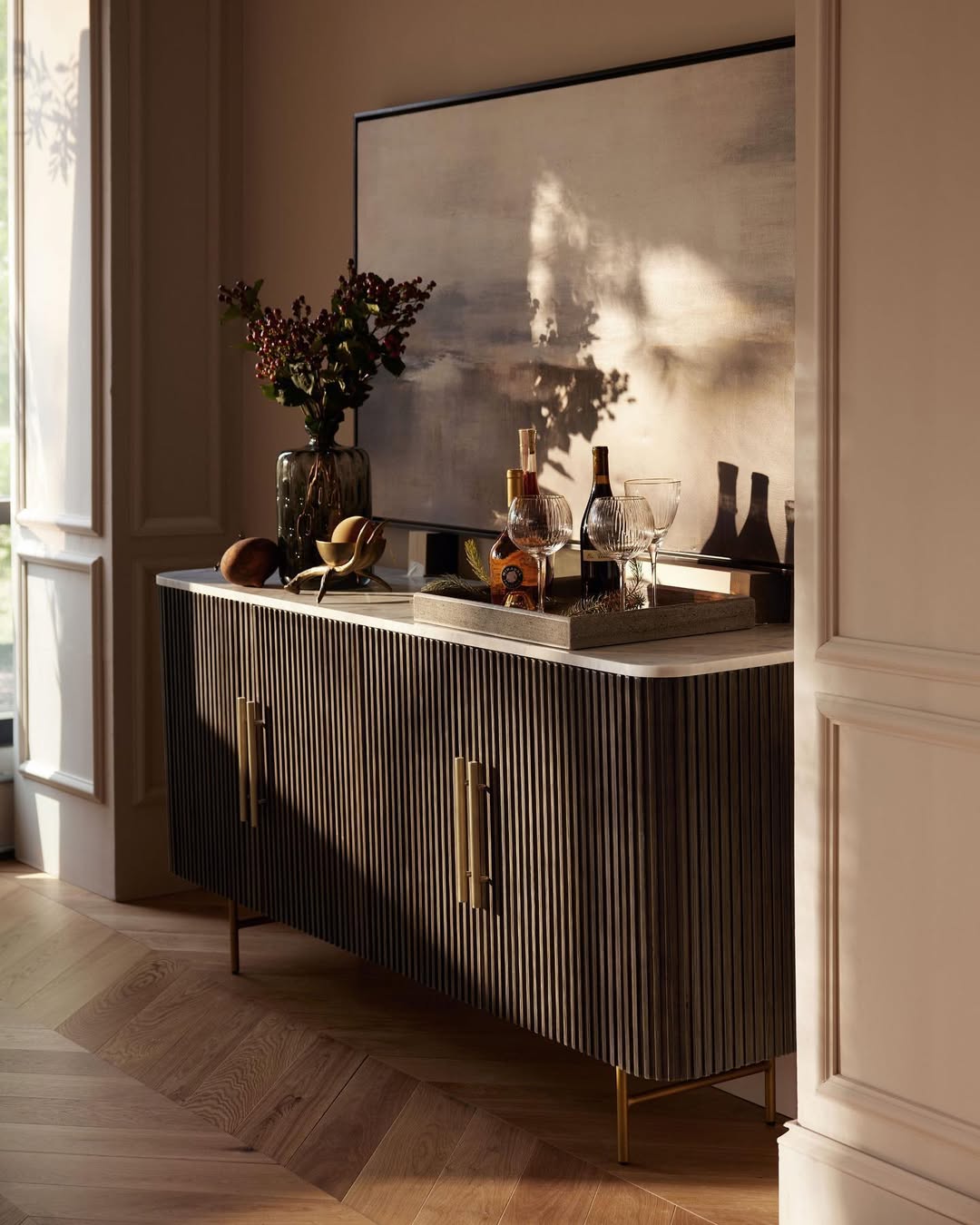 How to Choose the Right Furniture Size: A Simple Guide to Using Your Body as the Perfect Measuring Tool